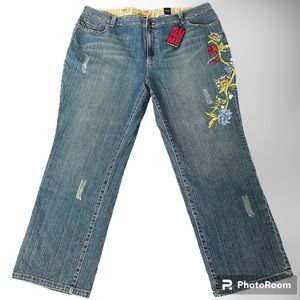 NWT Lane Bryant Venezia Floral Embroidered Distressed Jeans Size 28x33